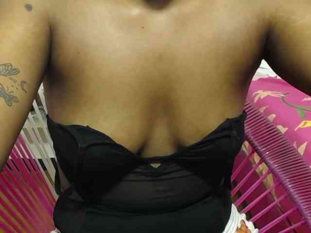 CattleyaHotGirl webcam
