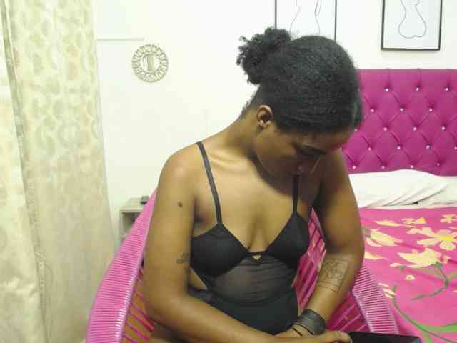 CattleyaHotGirl webcam