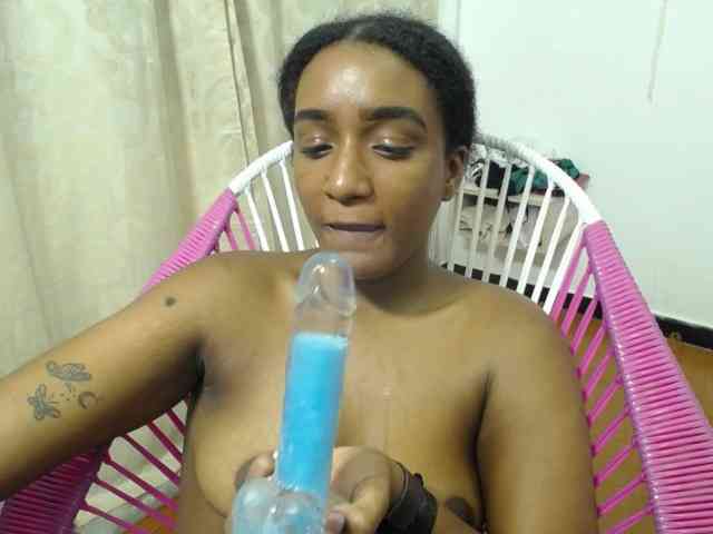 CattleyaHotGirl webcam