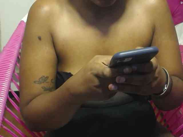 CattleyaHotGirl webcam