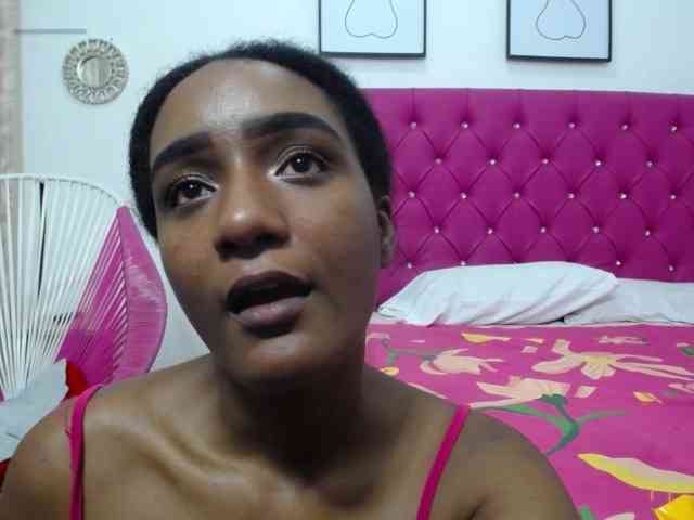 CattleyaHotGirl webcam