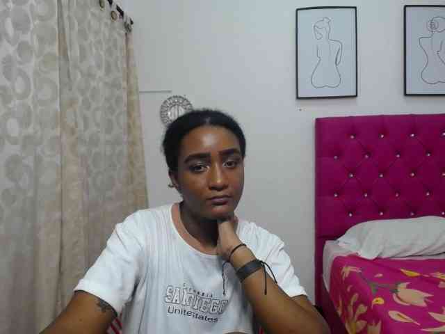 CattleyaHotGirl webcam