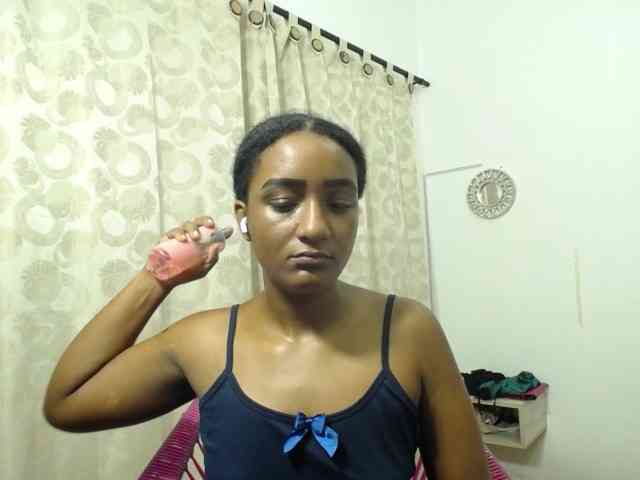 CattleyaHotGirl webcam