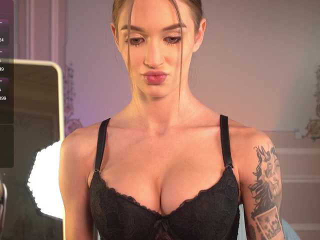 happywhores's BongaCams show and profile