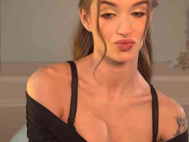 happywhores Live Webcam on BongaCams