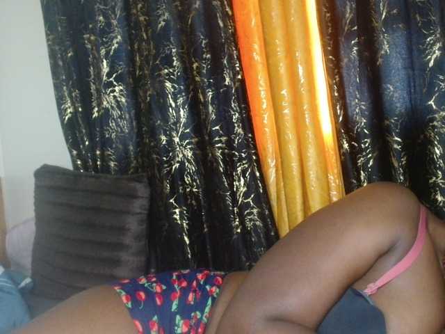 Sexxy-pretty24's BongaCams show and profile