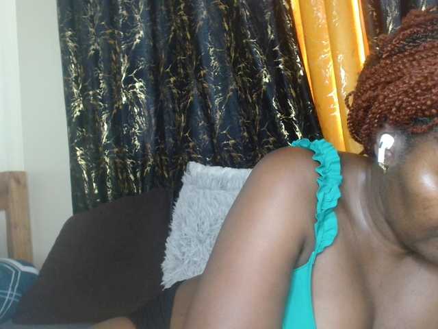 Sexxy-pretty24's BongaCams show and profile