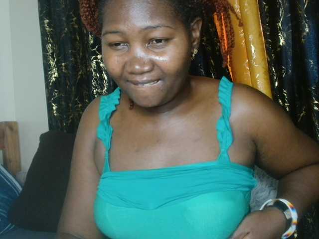 Sexxy-pretty24's BongaCams show and profile