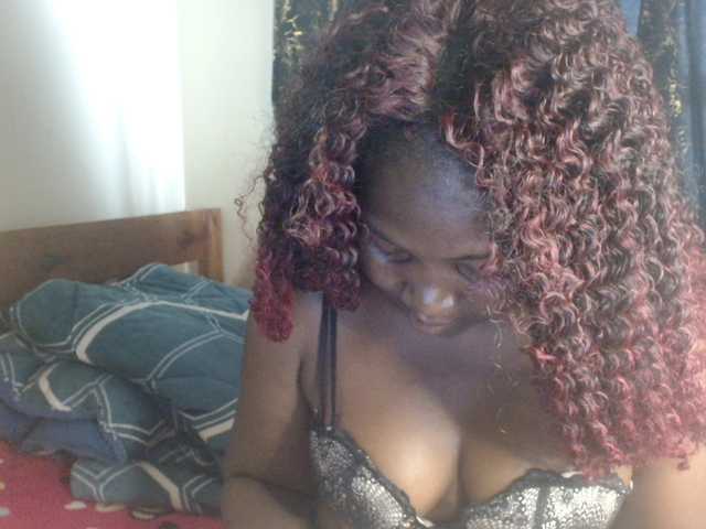 Sexxy-pretty24's BongaCams show and profile