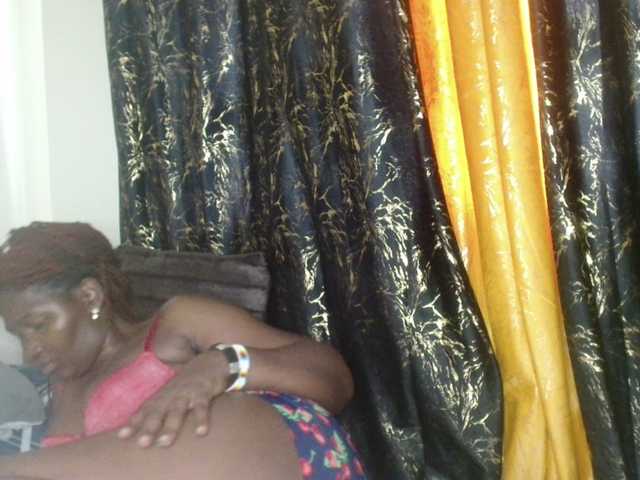 Sexxy-pretty24's BongaCams show and profile