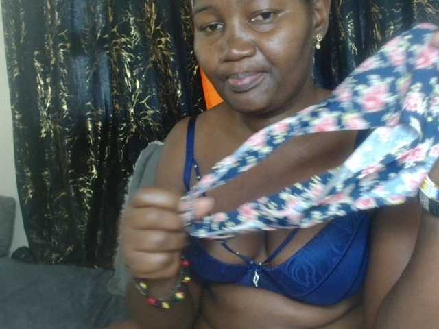 Sexxy-pretty24's BongaCams show and profile