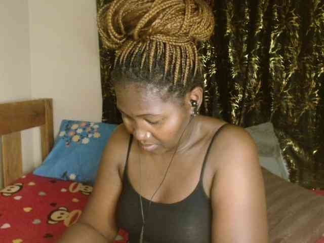 Sexxy-pretty24 webcam