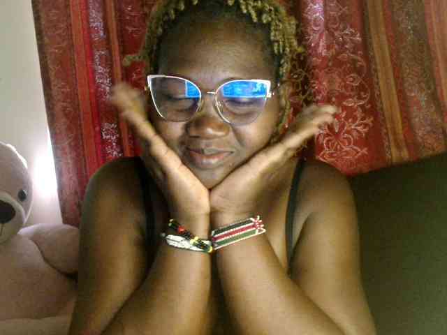 Sexxy-pretty24 webcam