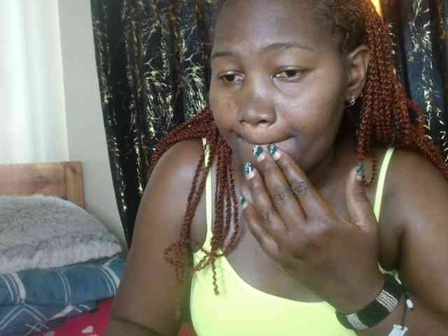 Sexxy-pretty24 webcam