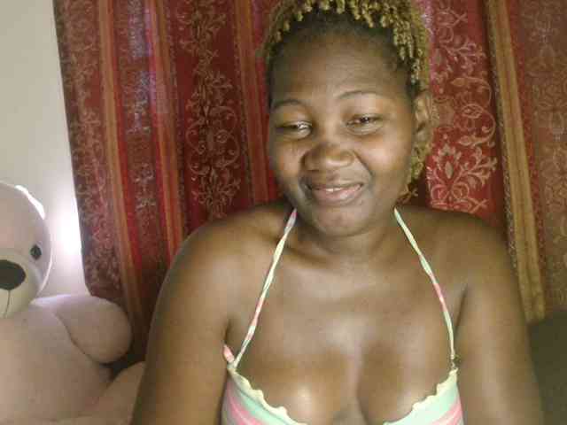 Sexxy-pretty24 webcam