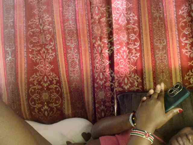 Sexxy-pretty24 webcam
