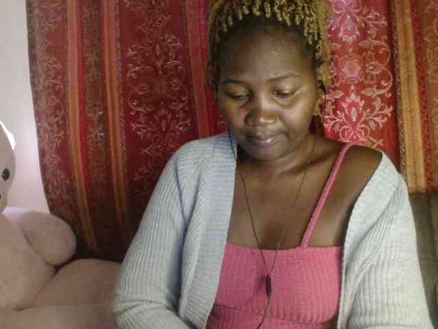 Sexxy-pretty24 webcam