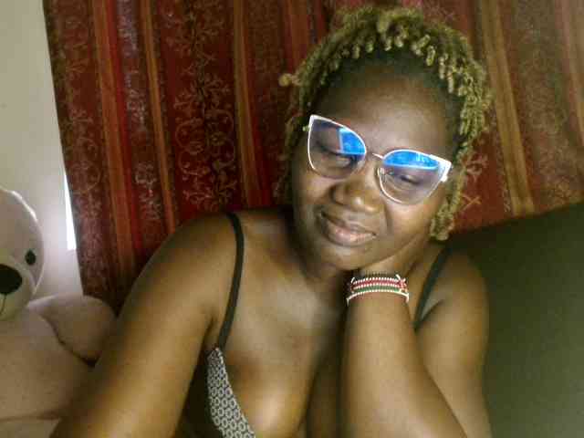 Sexxy-pretty24 webcam