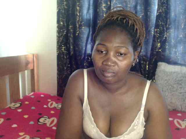 Sexxy-pretty24 webcam