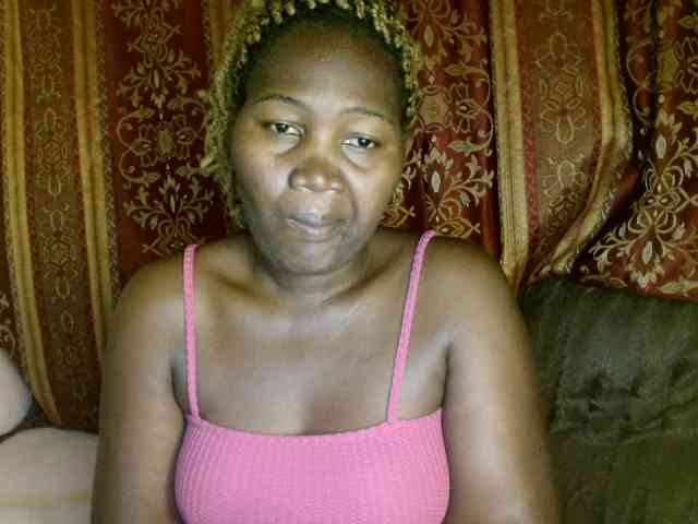 Sexxy-pretty24 webcam