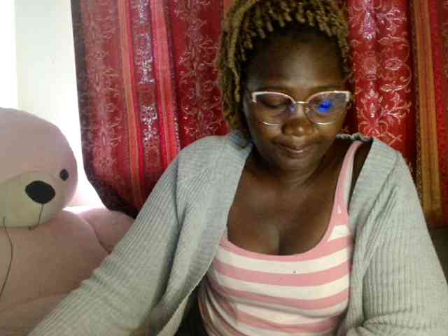 Sexxy-pretty24 webcam