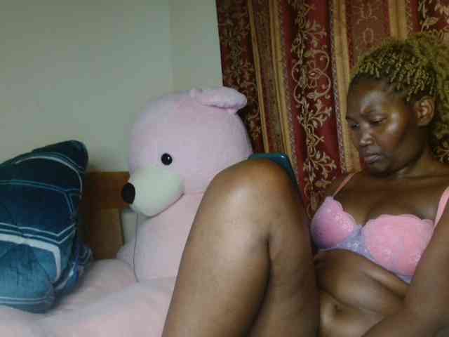 Sexxy-pretty24 webcam