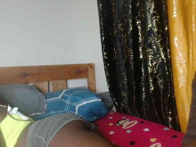 Sexxy-pretty24 webcam