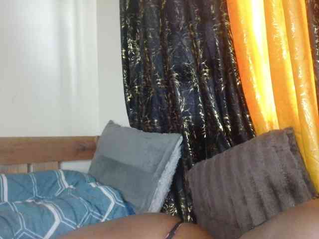 Sexxy-pretty24 webcam