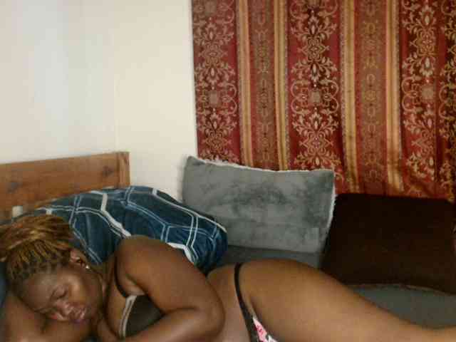 Sexxy-pretty24 webcam