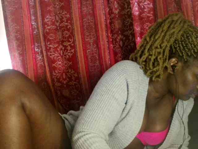 Sexxy-pretty24 webcam