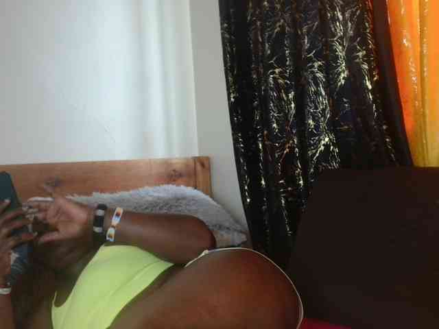 Sexxy-pretty24 webcam