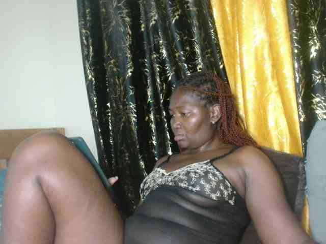 Sexxy-pretty24 webcam