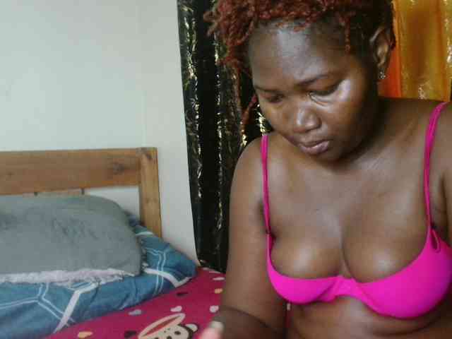 Sexxy-pretty24 webcam