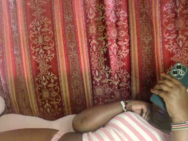 Sexxy-pretty24 webcam