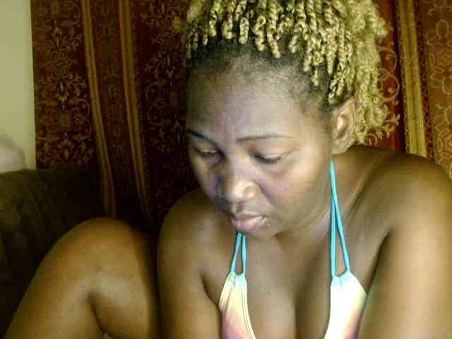 Sexxy-pretty24 webcam
