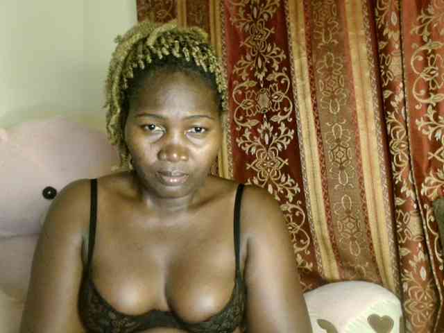 Sexxy-pretty24 webcam