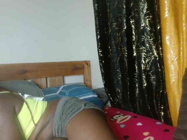 Sexxy-pretty24 webcam