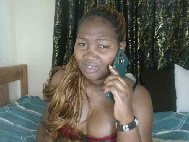 Sexxy-pretty24 webcam