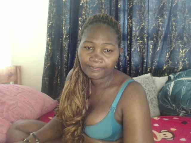 Sexxy-pretty24 webcam