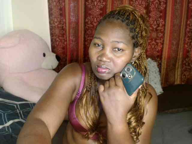 Sexxy-pretty24 webcam