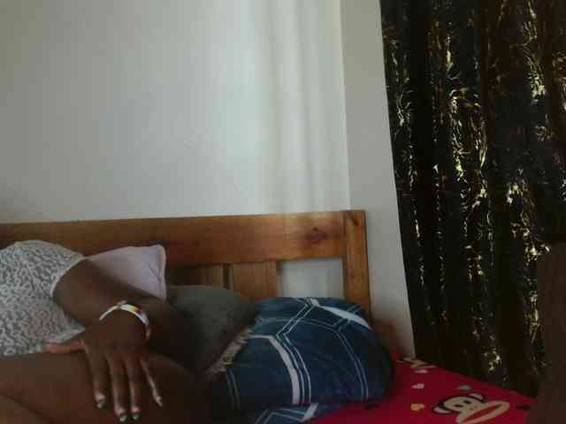 Sexxy-pretty24 webcam