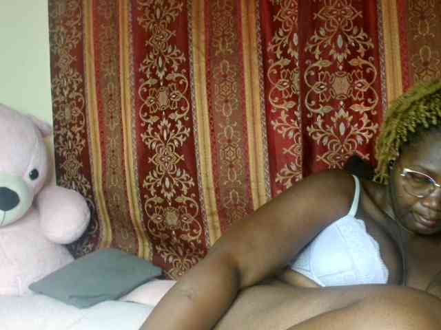 Sexxy-pretty24 webcam
