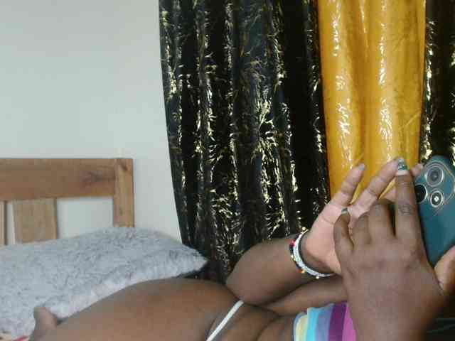 Sexxy-pretty24 webcam