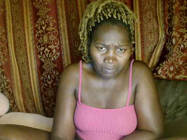Sexxy-pretty24 webcam