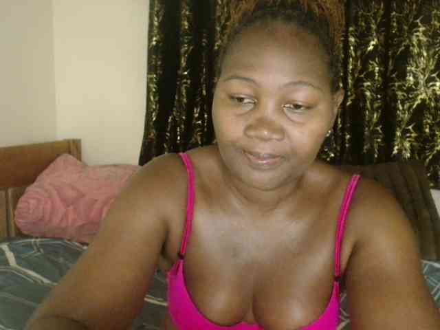 Sexxy-pretty24 webcam