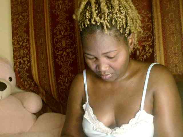Sexxy-pretty24 webcam