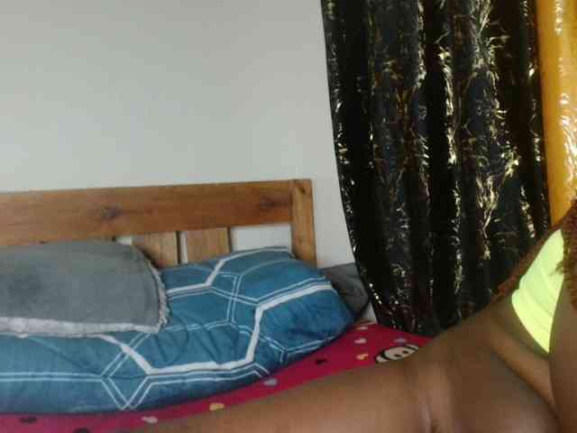 Sexxy-pretty24 webcam