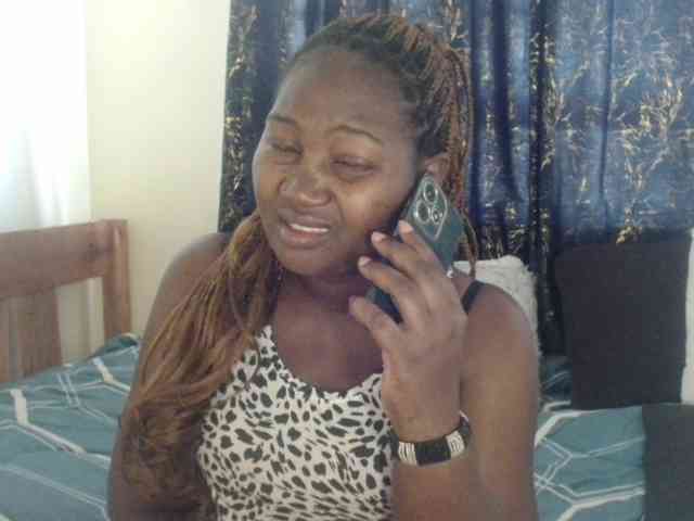 Sexxy-pretty24 webcam