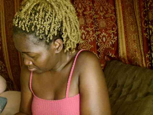 Sexxy-pretty24 webcam