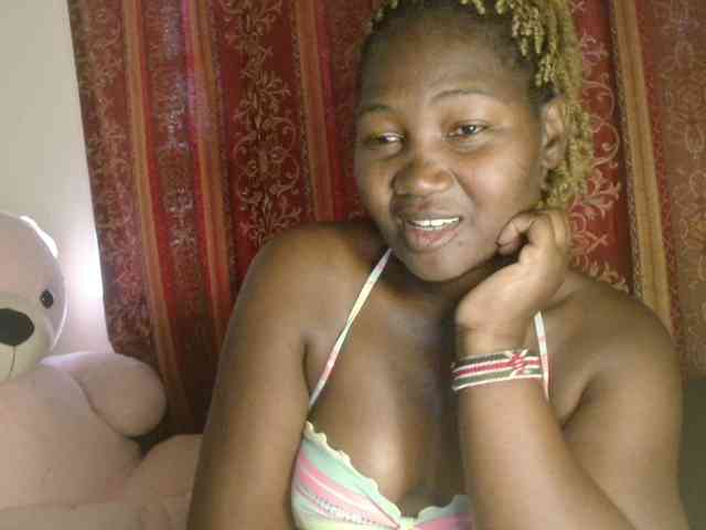 Sexxy-pretty24 webcam